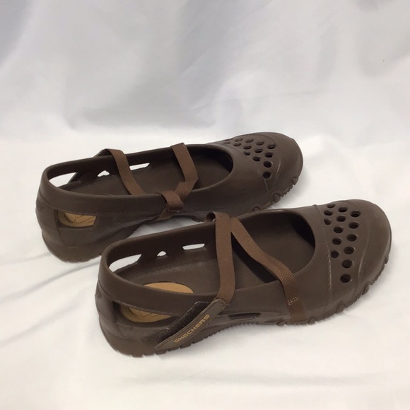 Sz 7 Skechers brown poolside or beach waterproof with velcro ribbons comfy! - Picture 3 of 12
